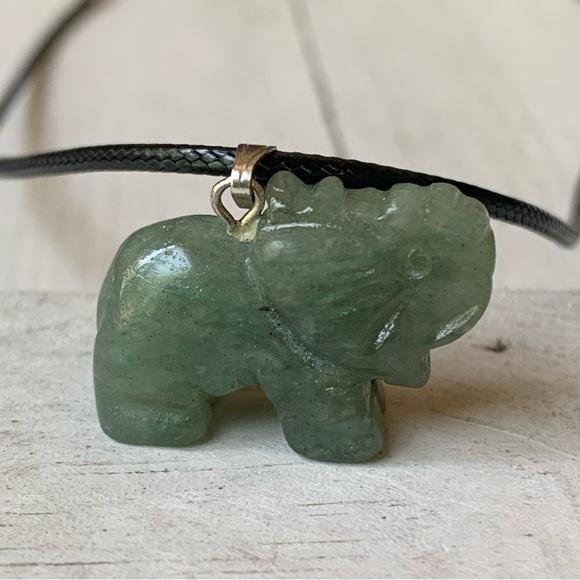 Lucky Trunk Up Aventurine Elephant Pendant Necklace Black Adjustable Cord Chain - Picture 8 of 11